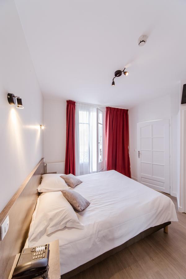 Logis Hotel - Le Petit Bellon Senlis (Oise) Exterior foto
